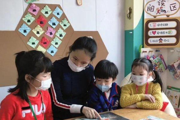 贝思盈配资 孩子不爱读书愁坏家长？3招让娃变书虫，语文成绩飙升！